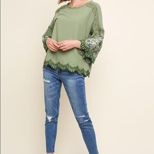 Umgee embroidered bell sleeve top NWT